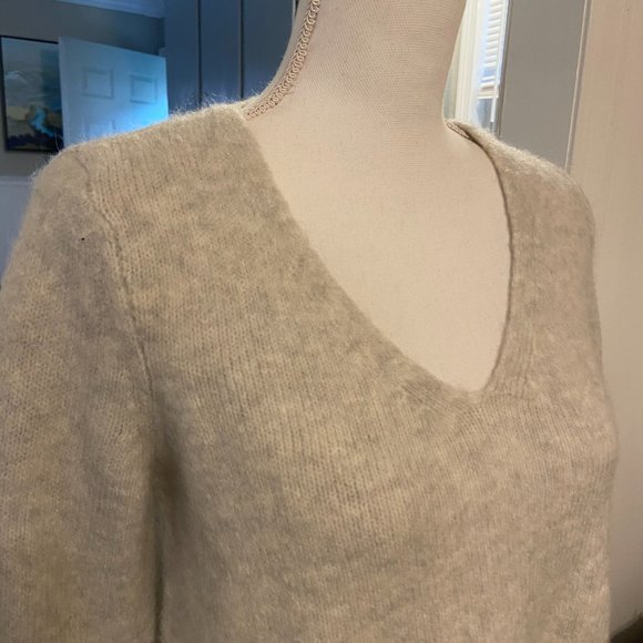 Calvin Klein V-neck sweater - Picture 3 of 4